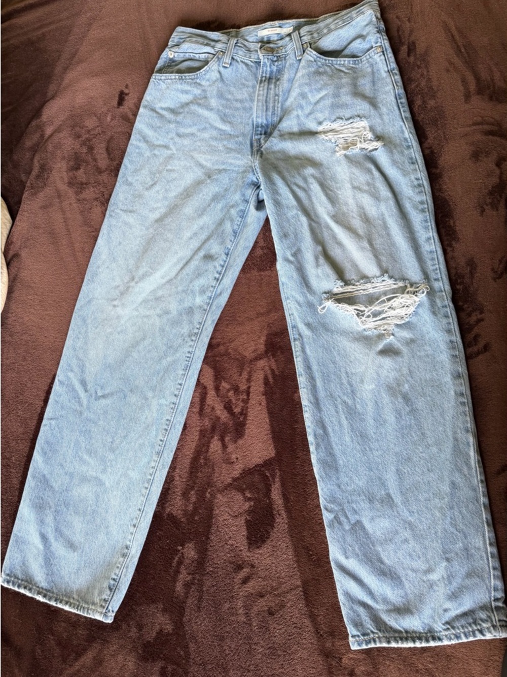 Light Blue Distressed Levi’s Women’s Jeans